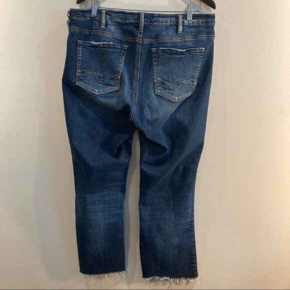 SILVER JEANS Sz 16 x 33 Izzy Bootcut Cropped to Ankle Length  Raw Hem Jeans - Picture 5 of 7